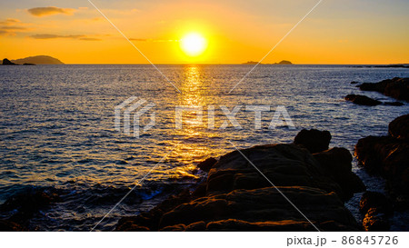 軍艦島を望む夕景 軍艦島を望む夕景 86845726