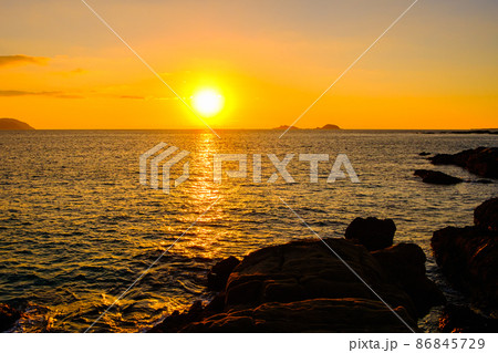 軍艦島を望む夕景 軍艦島を望む夕景 86845729