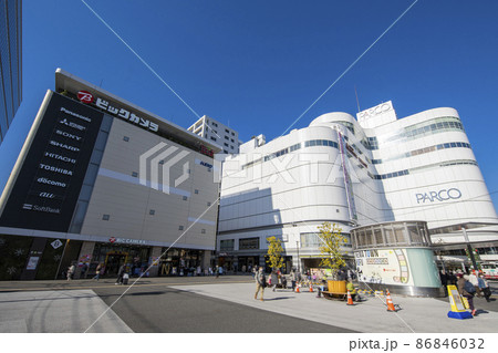 調布駅北口の風景 86846032