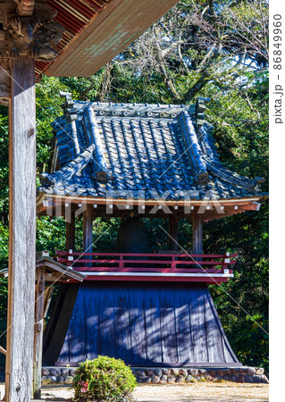 静岡県袋井市村松　油山寺　晩秋の風景 86849960