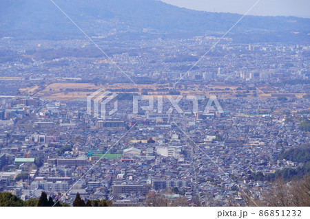 若草山から平城京跡・西大寺方面 86851232