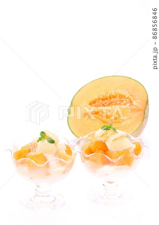 メロン カット デザート レノンという品種 明るい背景 メロン カット デザート レノンという品種 明るい背景 86856846