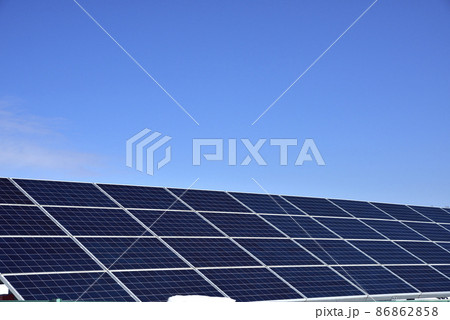 北海道冬の太陽光発電パネル 86862858