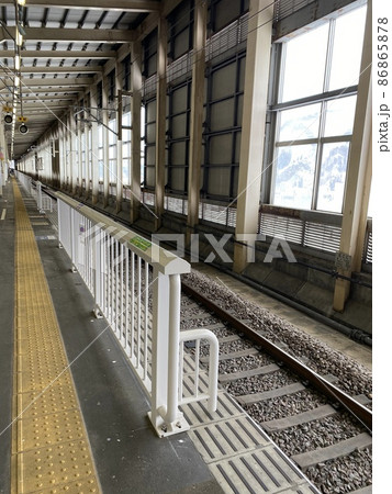 新潟県越後湯沢駅のプラットフォーム 新潟県越後湯沢駅のプラットフォーム 86865878