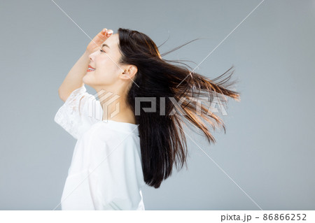 女性　髪　ビューティー 86866252