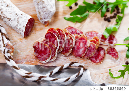 Sliced spanish sausage fuet 86866869