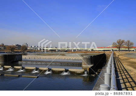 2月　狛江86小田急線ロマンスカーはこねと多摩川宿河原堰堤 86867891