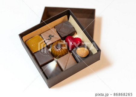 バレンタインチョコ・ホワイトデーイメージ 86868265