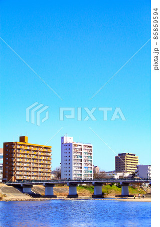 冬の岡崎市中心街、乙川周辺の風景 86869594