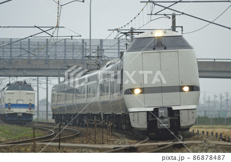 北陸本線　加賀笠間－美川　JR西日本　683系　S24＋S03編成（金沢）　しらさぎ　419系 86878487