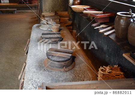 かまど 古風な台所 かまど 古風な台所 86882011