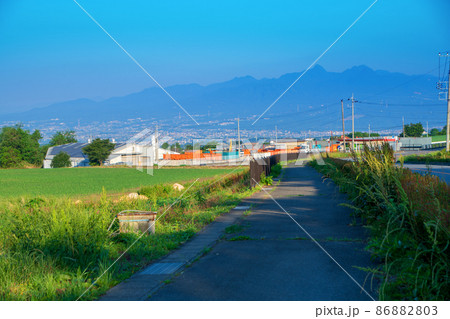 春早朝　榛名連山　渋川方面　畜産試験場交差点付近からの風景　　　 86882803