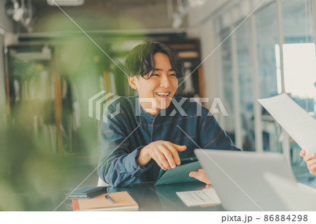 楽しいカジュアルオフィス 86884298