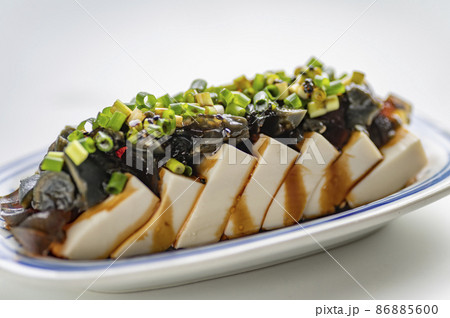 中華料理で定番のピータン豆腐 86885600