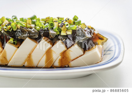 中華料理で定番のピータン豆腐 中華料理で定番のピータン豆腐 86885605