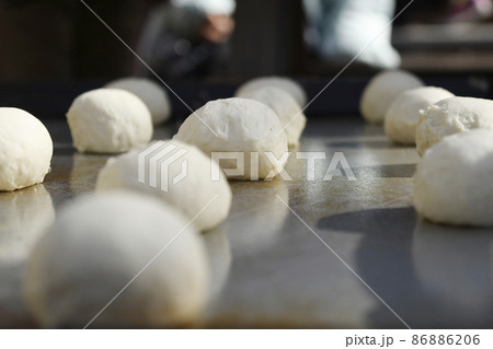 パン イースト菌 小麦粉 焼く パン屋 フード 食べ物 鉄板 パン イースト菌 小麦粉 焼く パン屋 フード 食べ物 鉄板 86886206