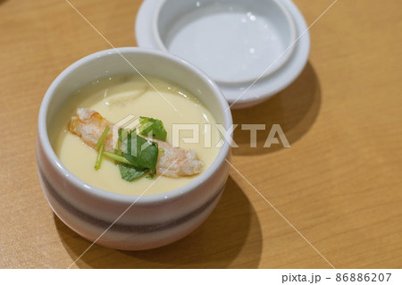 茶わん蒸し　カニ　蟹　ミツバ　卵料理　和食　日本食　蓋　旅館　料亭　品目　居酒屋　 86886207