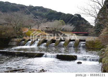 清水岩屋公園の万之瀬川 清水岩屋公園の万之瀬川 86886221