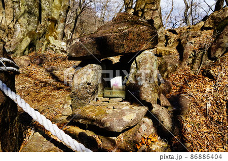 神奈川　丹沢　表尾根　日本武尊　奮跡の社 86886404
