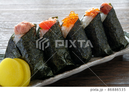 おにぎり おにぎり 86886535