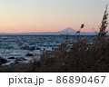 夕日と富士山 86890467