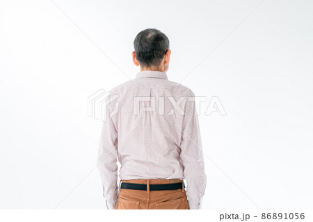 シニア男性　後ろ姿　 86891056