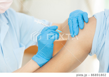 医療従事者同士でワクチン接種　練習 86891802