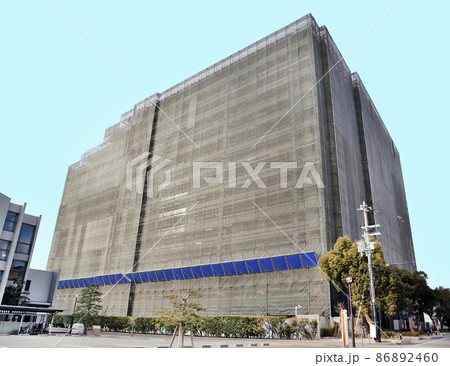 高層マンション外壁塗装工事の足場及び落下防止器具 86892460