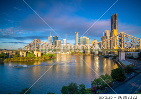 Brisbane city skyline and Brisbane river Brisbane city skyline and Brisbane river 86893322