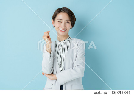 ビジネス　女性　キャリア 86893841