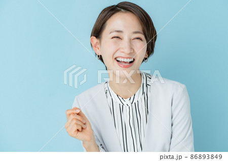 ビジネス　女性　キャリア 86893849
