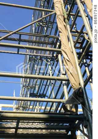 建築現場で活躍している足場の重要性がわかる 86897348
