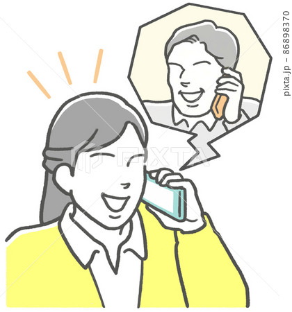 上司からの電話に、笑顔で対応する女性会社員 86898370
