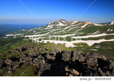 白雲岳から見る大雪山のゼブラ模様 86898489