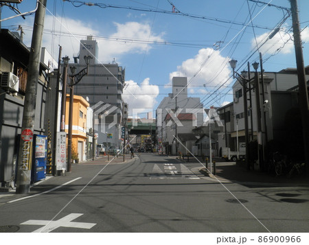 昼下がりの飛田新地大門 昼下がりの飛田新地大門 86900966