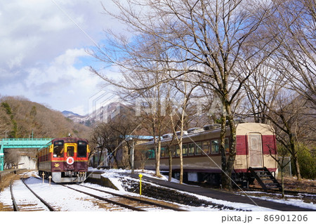ローカル線　渡良瀬渓谷鐵道　トロッコ列車 86901206