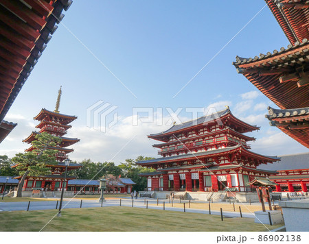 薬師寺1　西塔と金堂 86902138