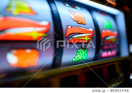 スロットマシン【777揃う】 86902448