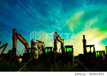 重機のシルエットのイメージ 86902993