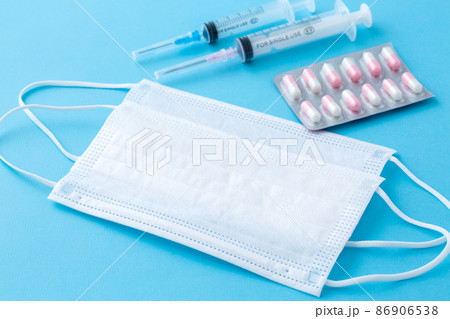 医療イメージ（マスク　薬　注射器　ワクチン） 86906538