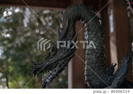 神社 手水舎の龍 86906554
