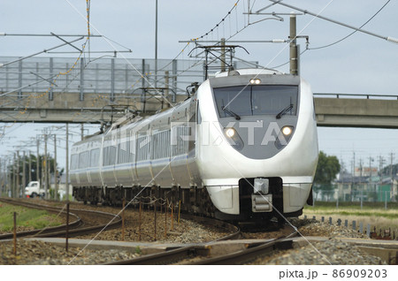 北陸本線　加賀笠間－美川　JR西日本　683系　T22＋T17編成（金沢）　サンダーバード 86909203