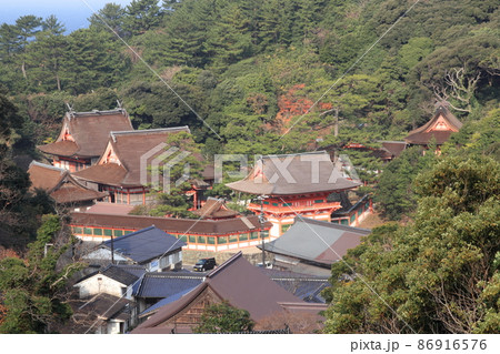 みさきうみねこ海道から見た日御碕神社 みさきうみねこ海道から見た日御碕神社 86916576