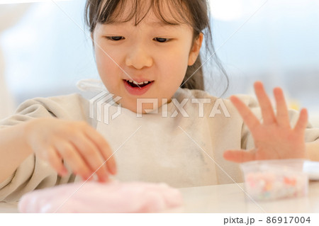 女の子 一人 1人 86917004