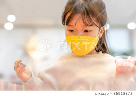 子供 マスク 伝染病 86918372
