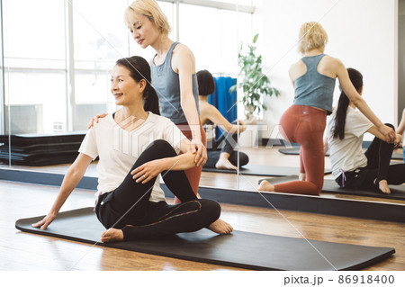 ヨガスタジオ・ホットヨガのレッスンイメージ 86918400