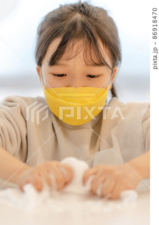 子供 マスク 伝染病 86918470