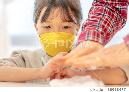 子供 マスク 伝染病 86918477