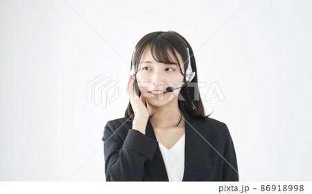 女性 オペレーター 白背景 女性 オペレーター 白背景 86918998