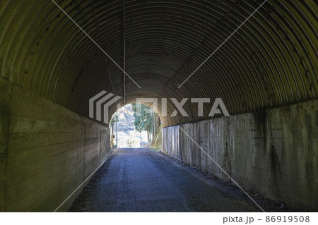養老渓谷の二階建てトンネル 養老渓谷の二階建てトンネル 86919508